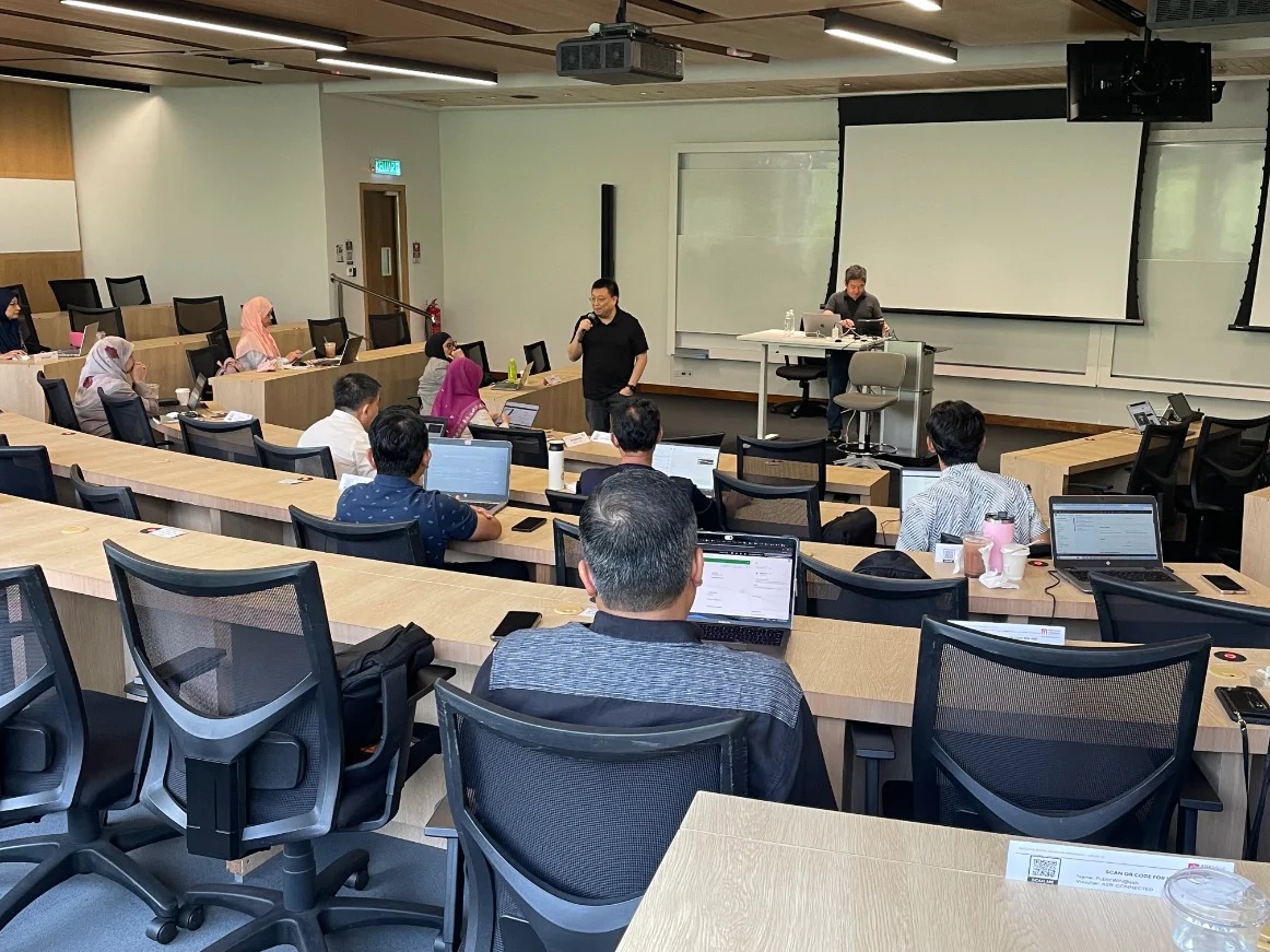 Senior executives in a classroom session of the Executive Digital Leadership Programme.